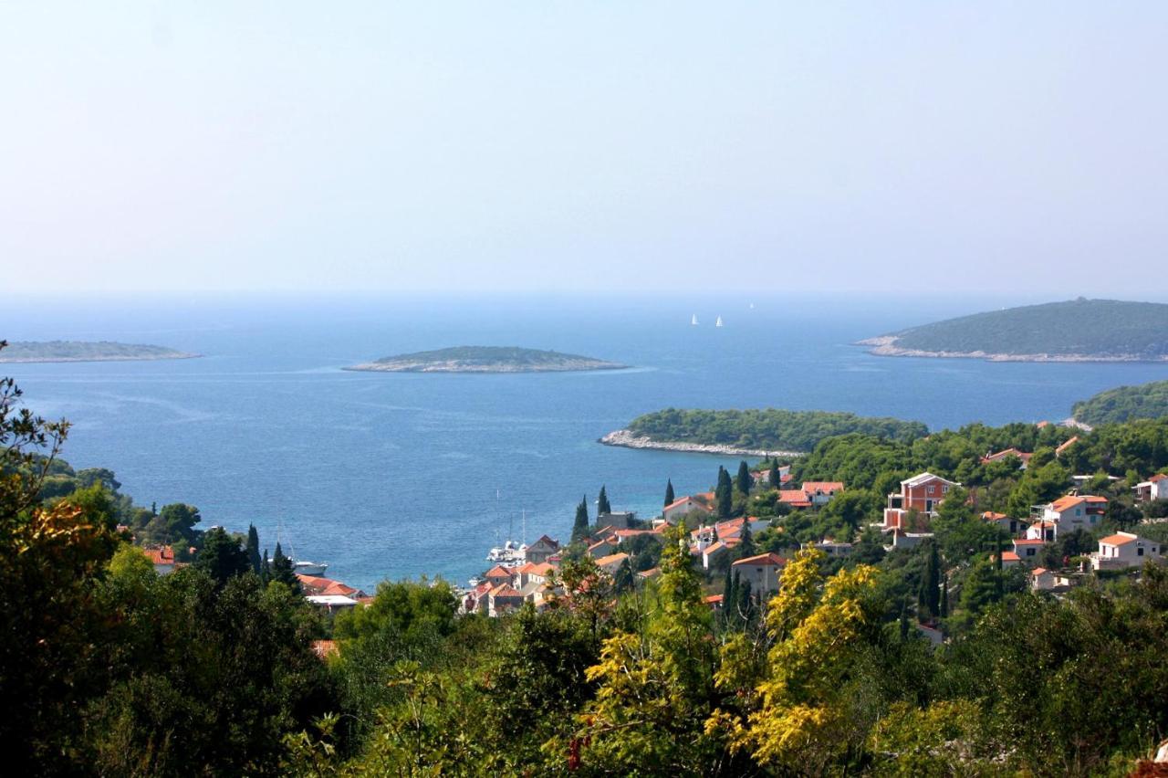 Apartments By The Sea Maslinica, Solta - 14748 外观 照片
