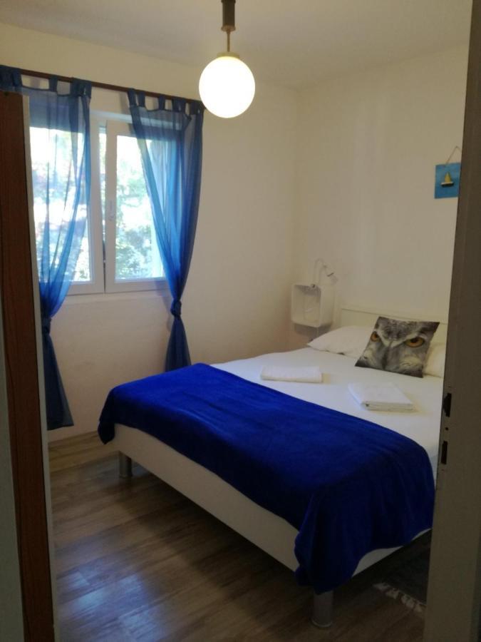 Apartments By The Sea Maslinica, Solta - 14748 外观 照片