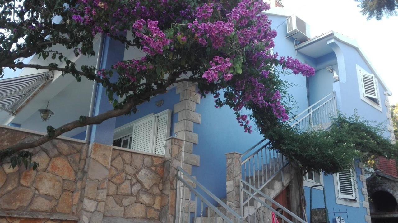 Apartments By The Sea Maslinica, Solta - 14748 外观 照片