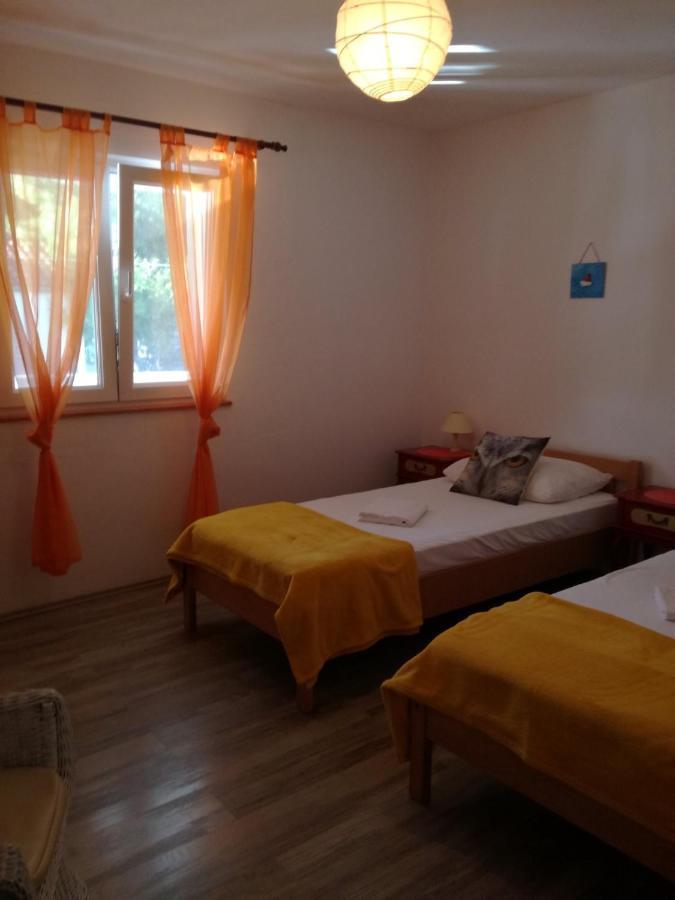 Apartments By The Sea Maslinica, Solta - 14748 外观 照片